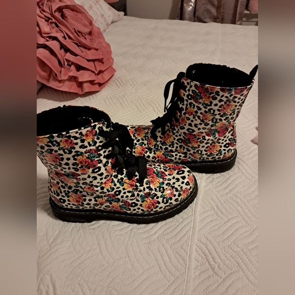 Torrid Betsy Johnson Combat Boots - Black Lace-Up 10ww - Picture 4 of 6